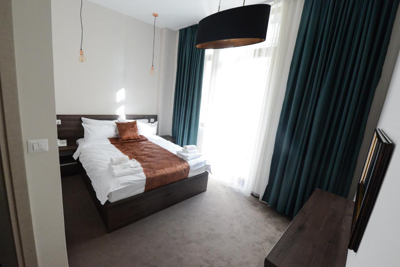 Hotel Cara 28 Skopje Exteriör bild