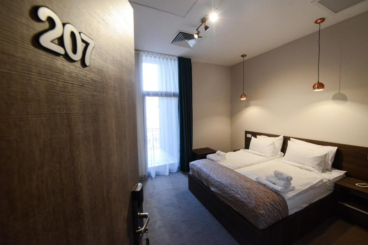Hotel Cara 28 Skopje Exteriör bild